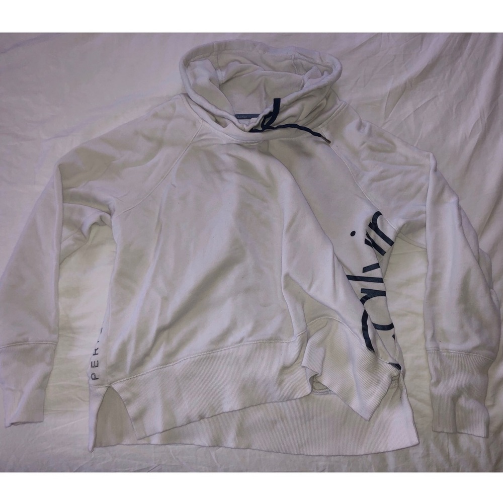 CALVIN KLEIN || WHITE SWEATER ||
